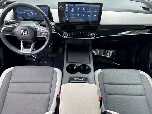 Used 2024 Honda Prologue EX image 16