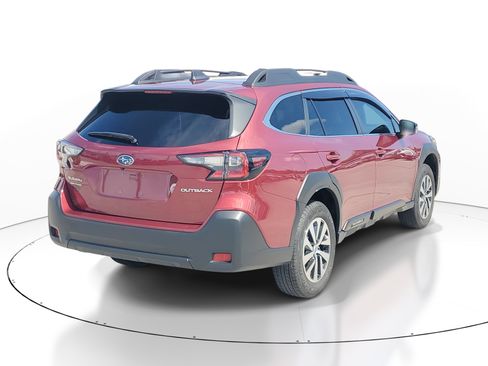 Used 2024 Subaru Outback Premium AWD/4WD image 6