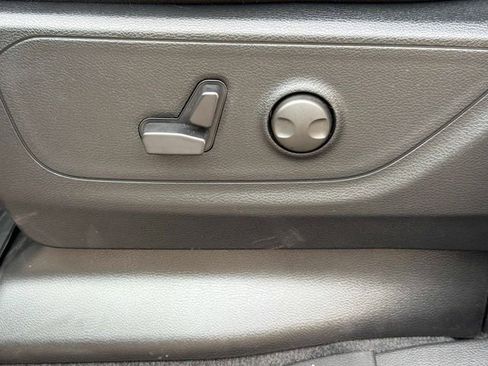 New 2026 RAM 1500 4x4 Crew Cab image 18