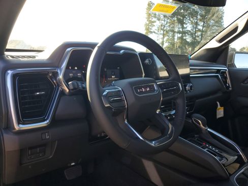 New 2025 GMC Canyon Elevation image 15