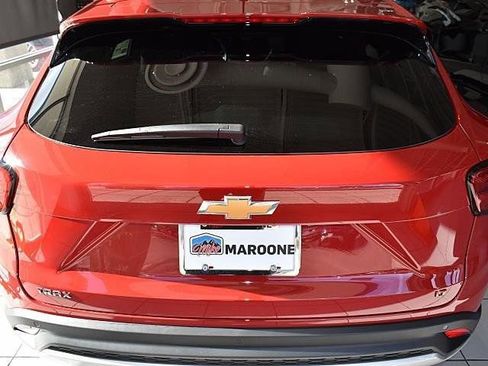 New 2026 Chevrolet Trax LT w/ Driver Confidence Package FWD image 5