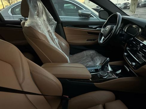 Used 2018 BMW 540i xDrive w/ M Sport Package image 7