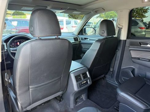 Used 2023 Volkswagen Atlas SEL R-Line AWD/4WD image 26