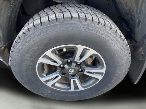 Used 2019 Toyota Tacoma TRD Sport AWD/4WD image 37