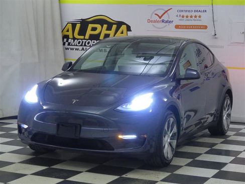 Used 2021 Tesla Model Y Long Range image 3