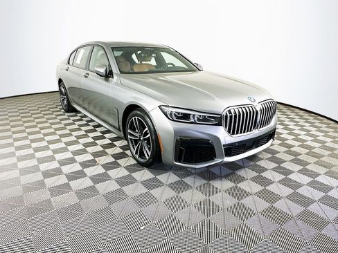 Used 2021 BMW 740i xDrive w/ M Sport Package AWD/4WD image 2