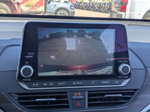 Used 2024 Nissan Altima 2.5 SV image 21