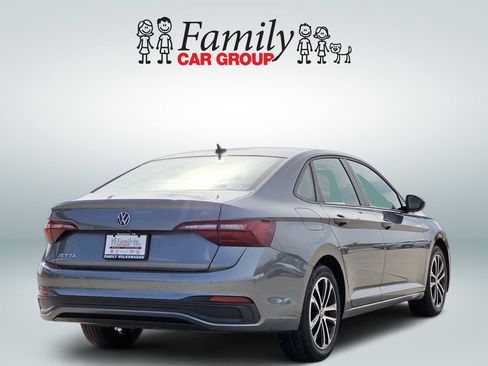 Used 2024 Volkswagen Jetta Sport image 4