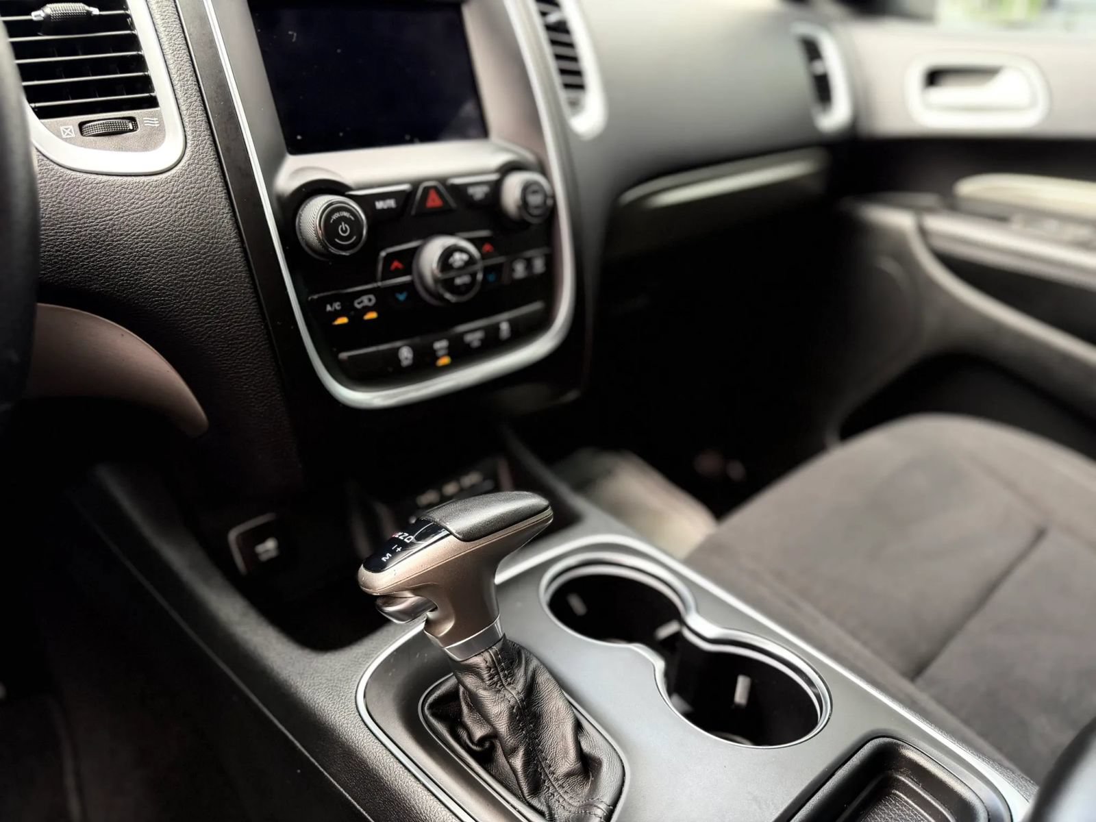 Used 2019 Dodge Durango SXT w/ 3rd Row Seating Group RWD image 21