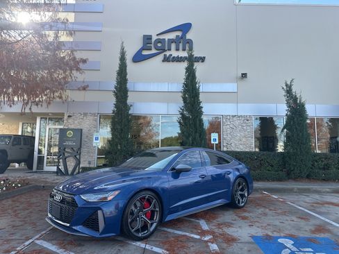 Used 2024 Audi RS 7 Performance w/ Executive Package image 1