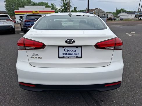 Used 2017 Kia Forte LX FWD image 6