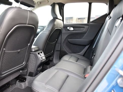 Certified 2025 Volvo XC40 B5 Plus image 15