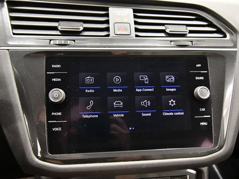 Used 2019 Volkswagen Tiguan SE AWD/4WD image 23