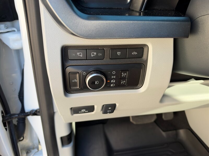 Used 2024 Ford F350 Limited w/ FX4 Off-Road Package AWD/4WD image 43