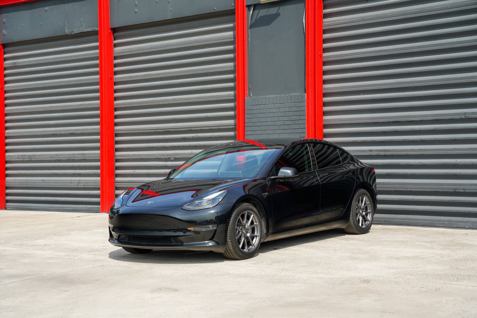 Used 2021 Tesla Model 3 Standard Range Plus RWD image 1