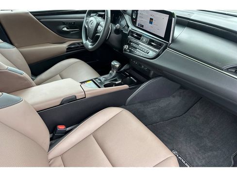 Used 2023 Lexus ES 300h w/ Premium Package FWD image 17