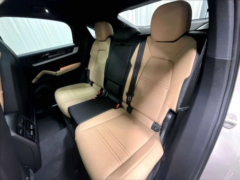 New 2026 Porsche Cayenne image 25