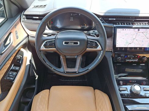 Used 2024 Jeep Grand Cherokee L Summit AWD/4WD image 27