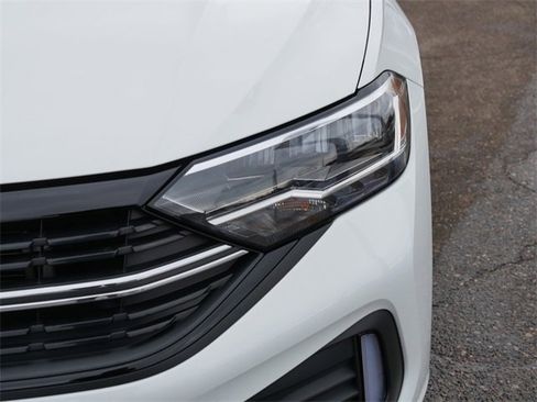 Certified 2022 Volkswagen Jetta Sport image 9