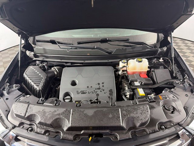 Used 2023 Chevrolet Traverse LT FWD image 3
