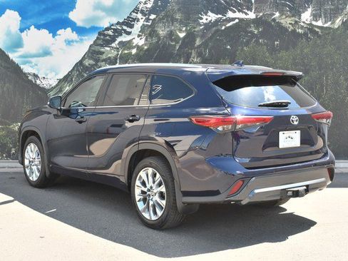 Certified 2021 Toyota Highlander Limited AWD/4WD image 9