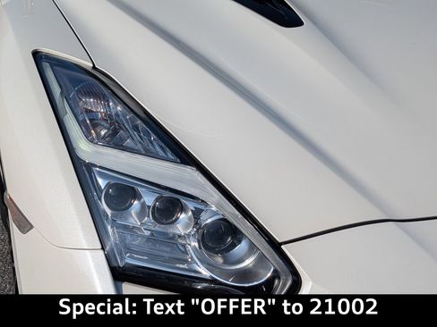 Used 2021 Nissan GT-R Premium image 10