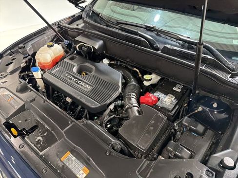 Used 2019 Lincoln Nautilus Reserve image 10