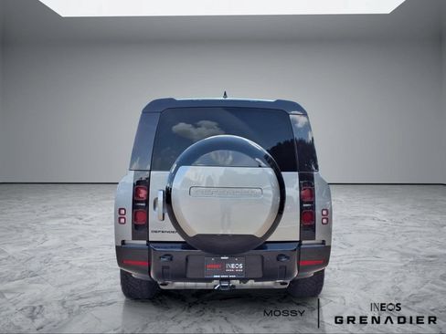 Used 2024 Land Rover Defender 130 X-Dynamic SE AWD/4WD image 6