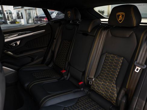 Used 2019 Lamborghini Urus image 24