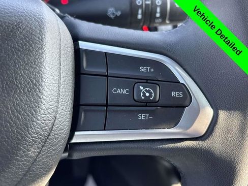 Used 2023 Jeep Compass Latitude image 14