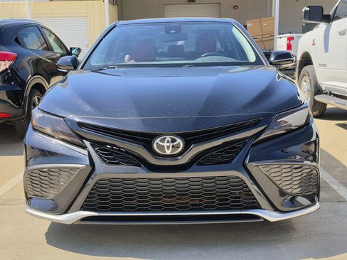 Used 2021 Toyota Camry XSE image 18