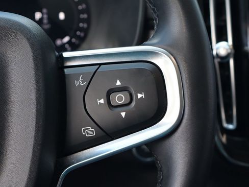 Used 2024 Volvo XC40 B5 Plus AWD/4WD image 15