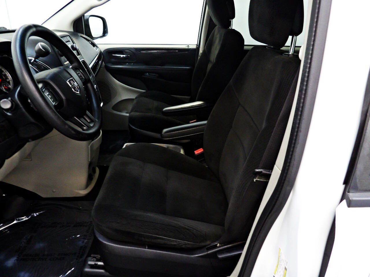 Used 2016 Dodge Grand Caravan SE w/ Quick Order Package 29E SE FWD image 8