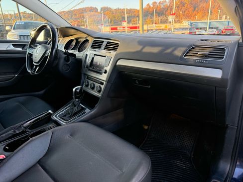 Used 2015 Volkswagen Golf TDI S image 22