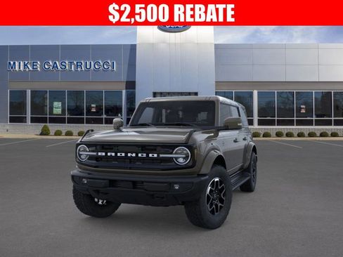 New 2025 Ford Bronco Outer Banks image 2