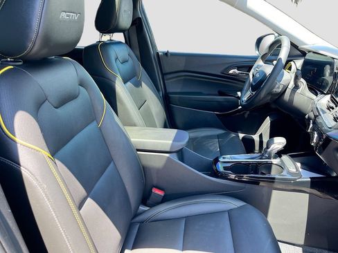 Used 2025 Chevrolet Trax ACTIV w/ Sunroof Package FWD image 28