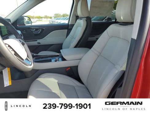 New 2025 Lincoln Aviator AWD w/ Equipment Group 101A image 18