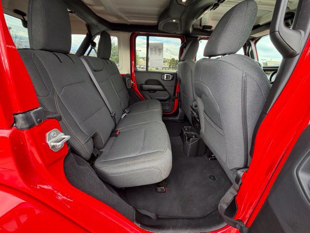 Used 2025 Jeep Wrangler Unlimited Sahara AWD/4WD image 29