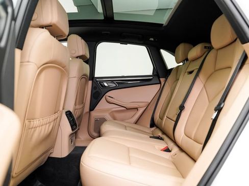 Certified 2026 Porsche Macan AWD/4WD image 26