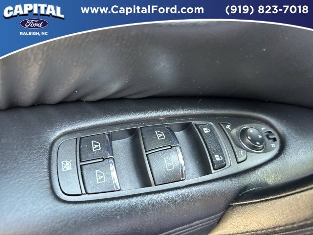 Used 2022 Nissan Armada SL w/ Captain's Chairs Package AWD/4WD image 21