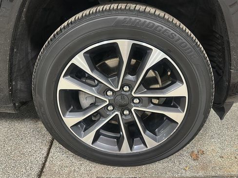 Certified 2021 Jeep Grand Cherokee L Overland image 12