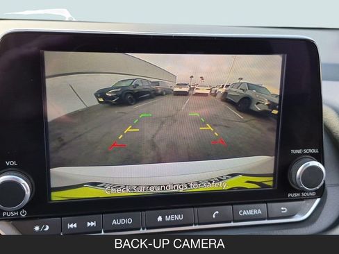 Certified 2025 Nissan Rogue SV FWD image 21