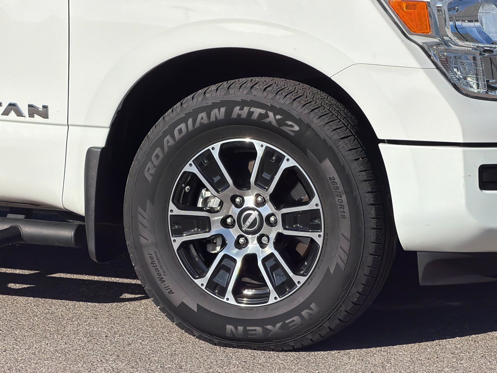 Used 2024 Nissan Titan SV w/ SV Convenience Package RWD image 33