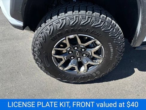 Used 2024 Chevrolet Colorado ZR2 w/ Technology Package AWD/4WD image 11