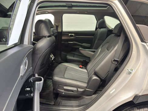 Used 2022 Kia Sorento SX image 13