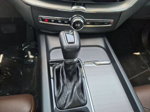 Used 2019 Volvo XC60 T5 Inscription w/ Protection Package Premier FWD image 12