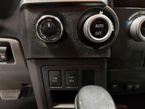 Used 2020 Toyota Sequoia Limited image 28