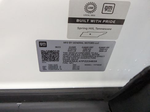 Used 2023 GMC Acadia SLT AWD/4WD image 19