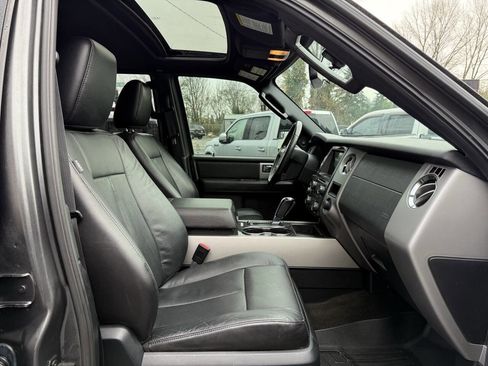 Used 2016 Ford Expedition Limited w/ Equipment Group 301A image 27