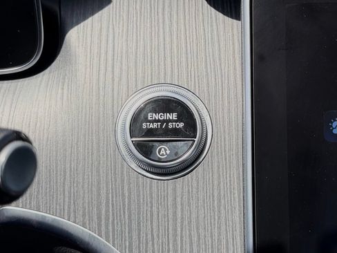 Used 2022 Mercedes-Benz C 300 Sedan image 26